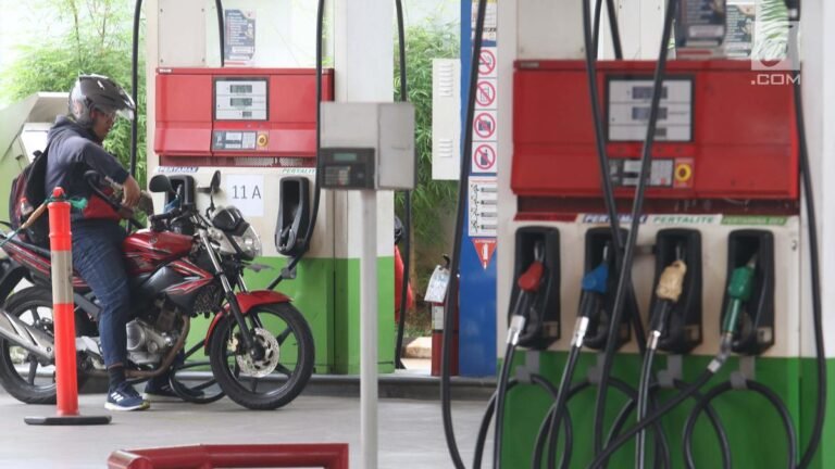 043387900_1549782641-20190210-Pertamina-Turunkan-Harga-BBM-Angga1.jpg