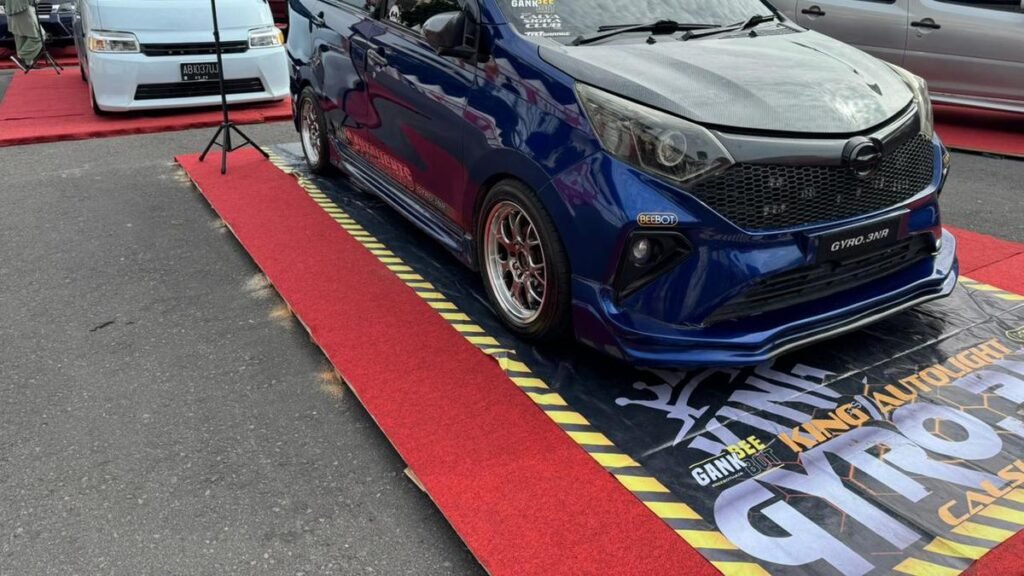 081913200_1762763616-Pameran_mobil_modifikasi_oleh_Komunitas_Daihatsu.jpg