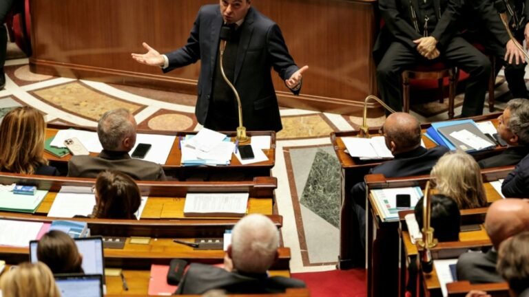 12-frankreichs-nationalversammlung-9000507997eff86f.jpg