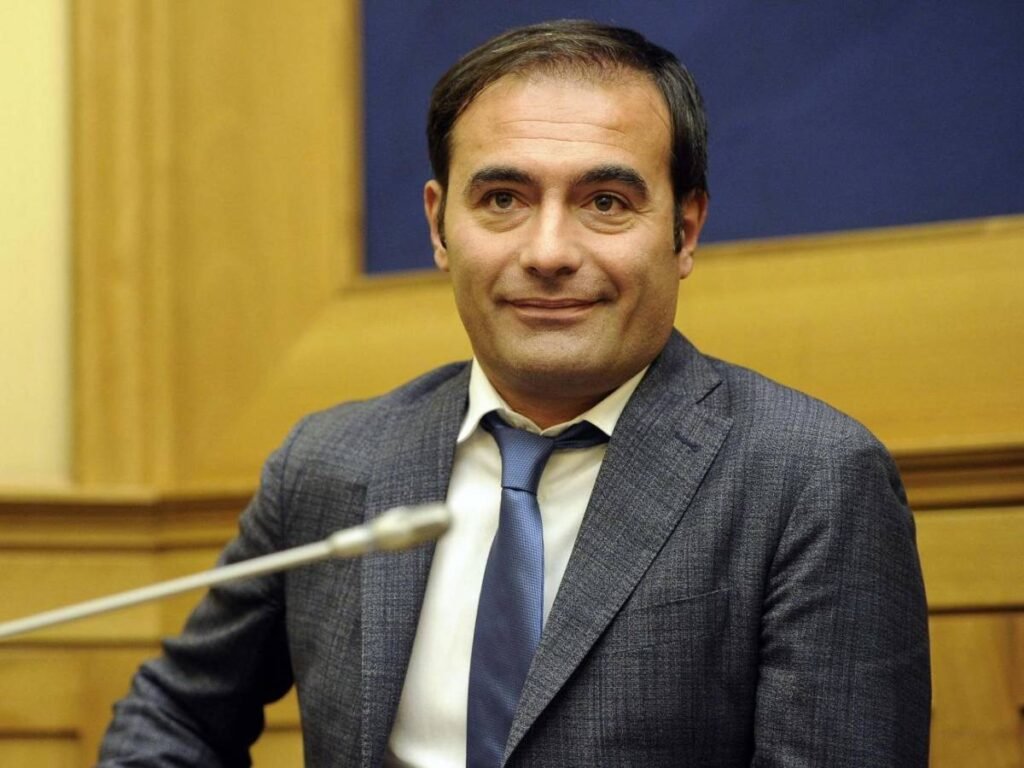 1740686611-rossano-sasso.jpg