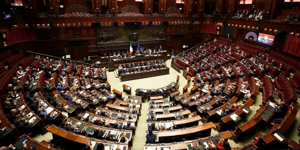 1763016346-parlamento.jpg
