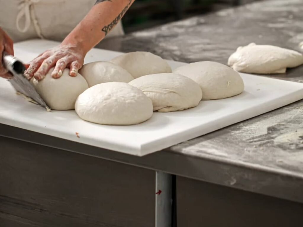 1763070845-longoni-produzione-pane.jpeg