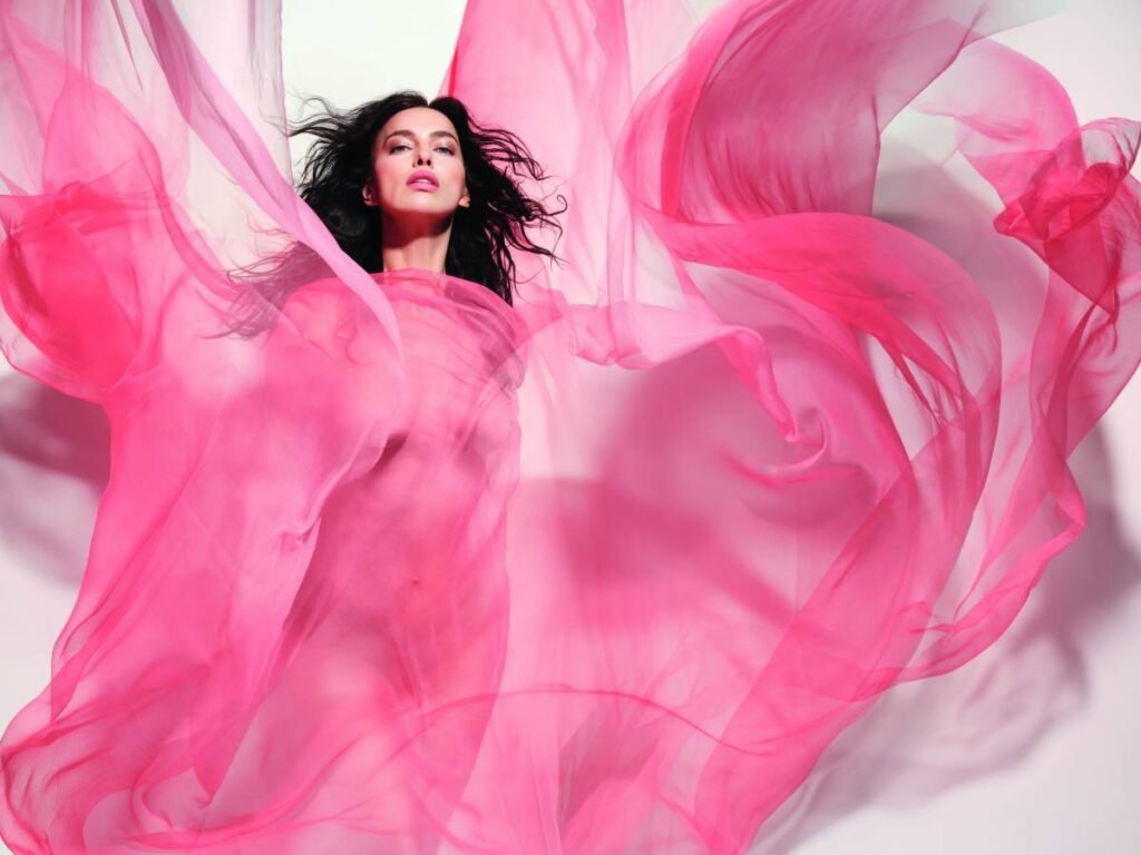 1763128926-22-irina-shayk.jpg