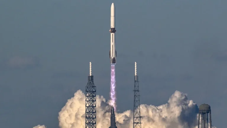 2025-11-13t213937z-316366173-rc2xvhascfb0-rtrmadp-3-space-mars-blue-origin-jpg.webp