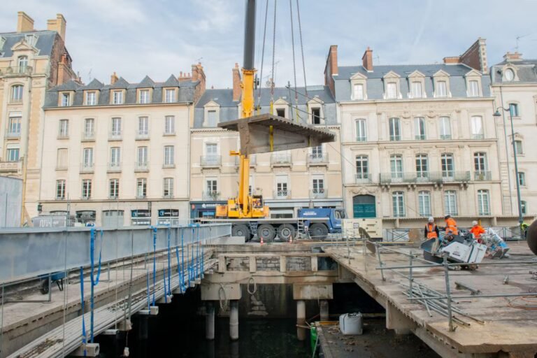 8eca484_upload-1-i9uhnbymbicy-le-monde-12-11-25-014.jpg