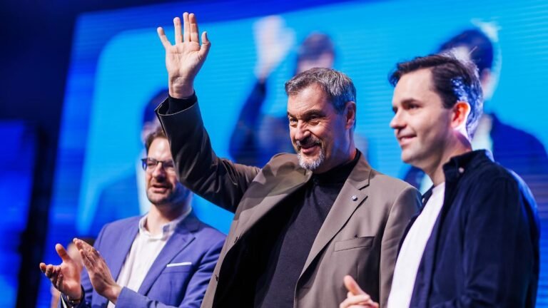 Markus-Soeder-M-CSU-Ministerpraesident-von-Bayern-steht-beim-Deutschlandtag-der-Jungen-Union-JU-geme.jpeg