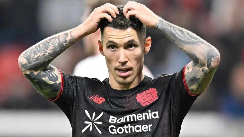 a-lex-grimaldo-alex-bayer-leverkusen-gestik-fussball-1-bundesliga-10-spieltag-bayer-04-leverkusen-1.webp