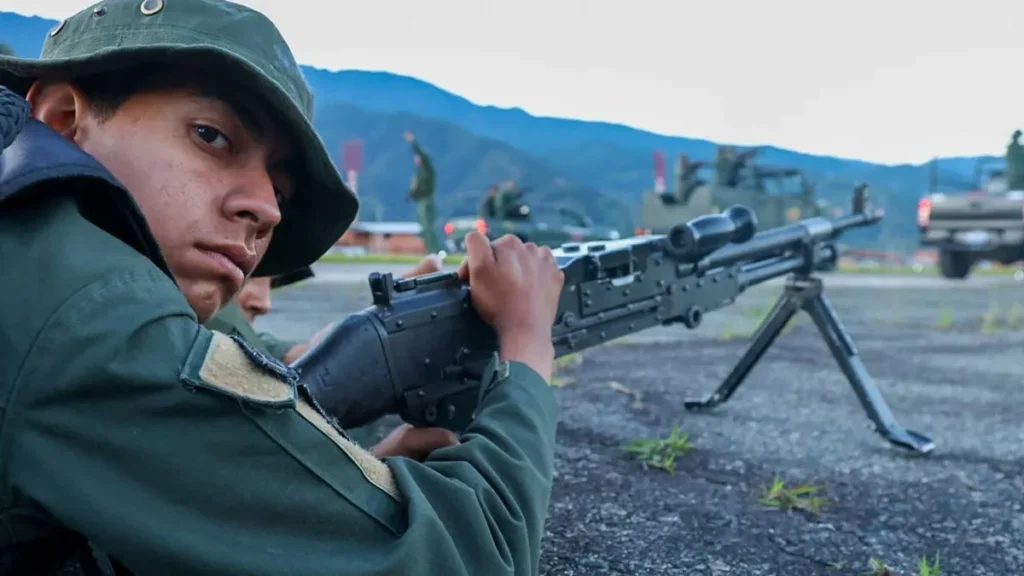 a-member-of-the-armed-forces-participates-in-the-plan-independencia-200-defense-deployment-ordered-b.webp