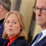 arbeitsministerin-baerbel-bas-spd-und-bundeskanzler-friedrich-merz-cdu-die-spd-will-am-rentenpaket-f.webp