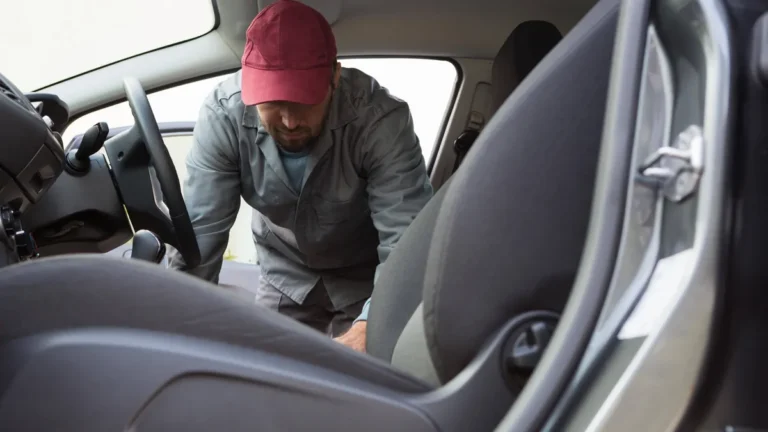 auto-service-staff-cleaning-car-interior-copyright-xwavebreakmediamicrox-panthermedia27586900-model.webp