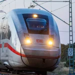 banverkehr-auf-achse-bamberg-nuernberg-fuerth-03-072025-ein-intercity-express-der-deutschen-bahn-vom.webp