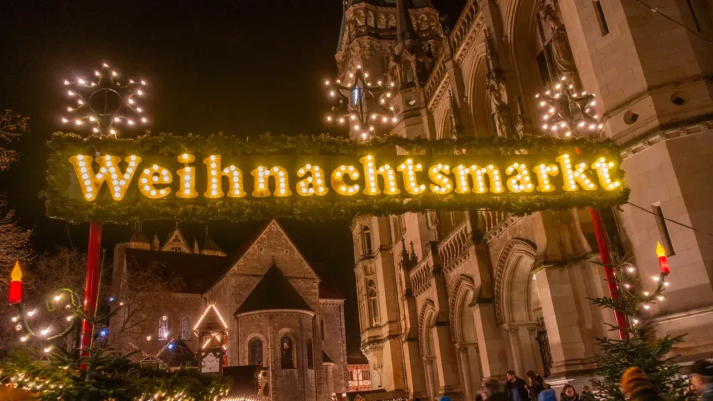 braunschweiger-weihnachtsmarkt-braunschweig-niedersachsen-deutschland-braunschweig-christmas-market.webp