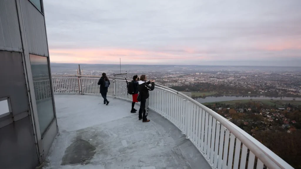 der-dresdner-fernsehturm-soll-wieder-fuer-besucher-geoeffnet-werden-die-entwurfsplanung-dafuer-ist-n.webp