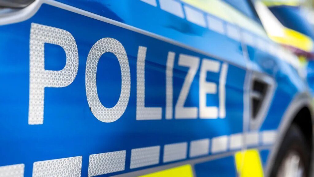 die-polizei-ermittelt-zu-den-hintergruenden-des-unfalls-symbolbid.jpg
