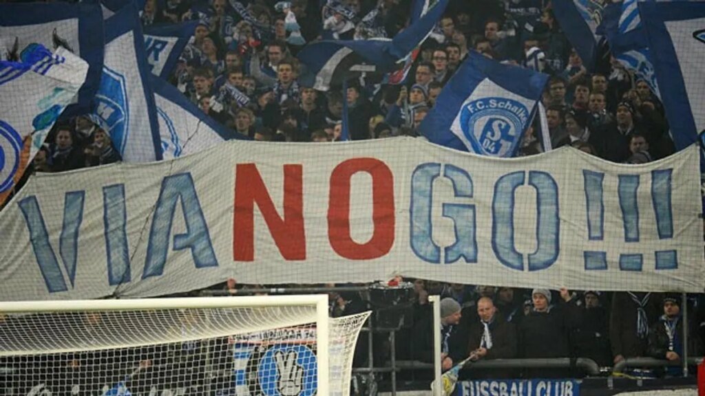 die-schalke-fans-machten-ihre-meinung-zum-viagogo-deal-bereits-damals-deutlich.jpg