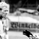 die-torwartkollegen-albert-voss-li-und-dieter-burdenski-bremen-beim-training-fussball-1-bl-herren-sa.webp