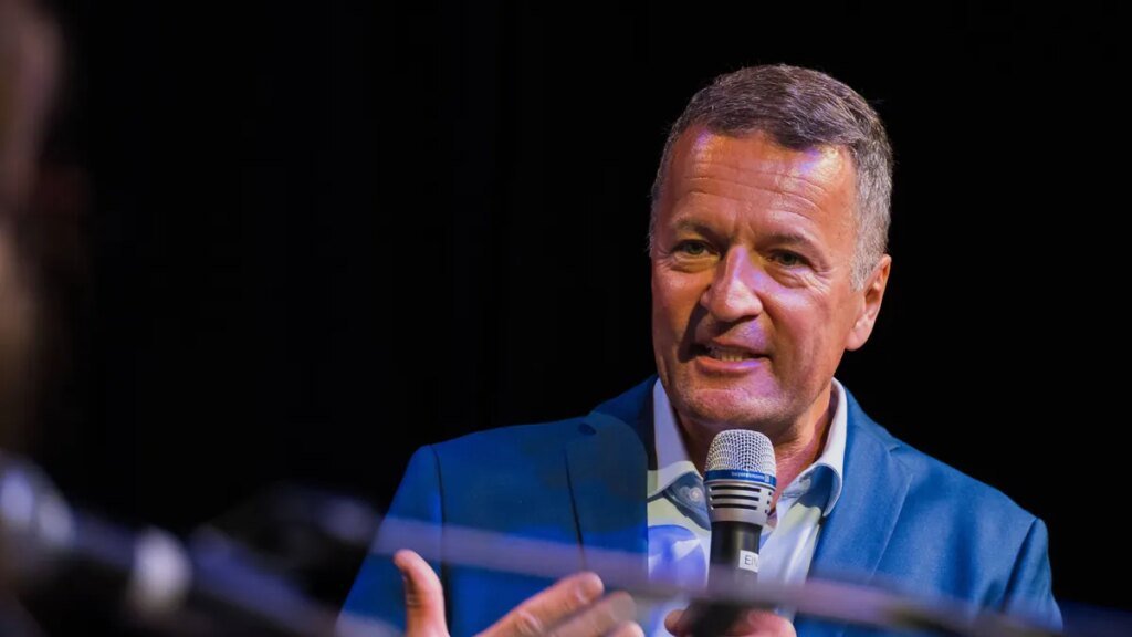 kiels-parteiloser-oberbuergermeisterkandidat-gerrit-derkowski-im-wahlkampf.jpg