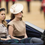 prinzessin-beatrice-prinzessin-eugenie-und-andrew-mountbatton-windsor-die-schwestern-sind-die-einzig.webp