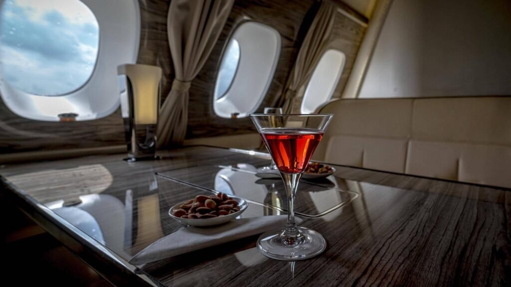 privat-jet-interior-1001280x720.jpeg