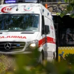 rettungseinsatz-in-istanbul-rettungswagen-in-der-tuerkei-emergency-response-in-istanbul-ambulance-in.webp