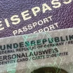 themenfoto-reisepass-und-personalausweis-ab-mai-2025-nur-noch-digitale-passbilder-um-einen-neuen-rei.webp