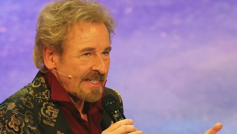 thomas-gottschalk-teilte-auf-einer-veranstaltung-jetzt-in-mehrere-richtungen-aus.jpg