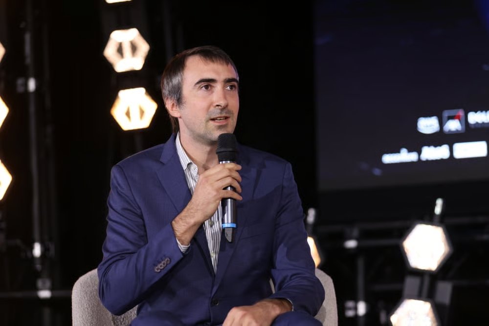 timothee-lacroix-cto-de-mistral-ai-1763222678_aeb3650467196a2c36504671986c36v_.jpg