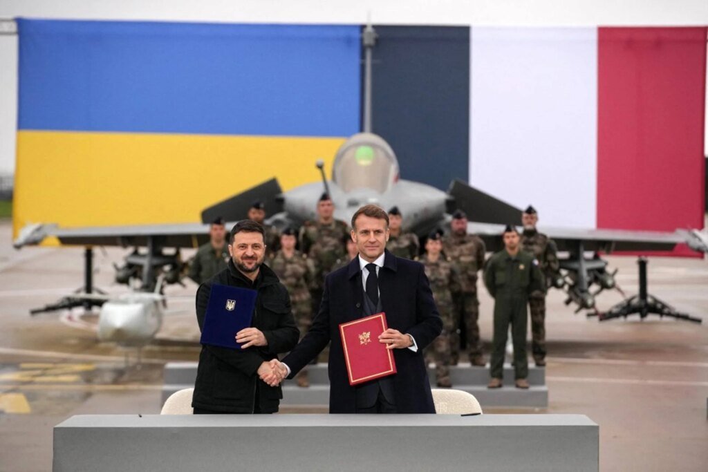 zelensky_macron_firma_rafale_afp.jpeg