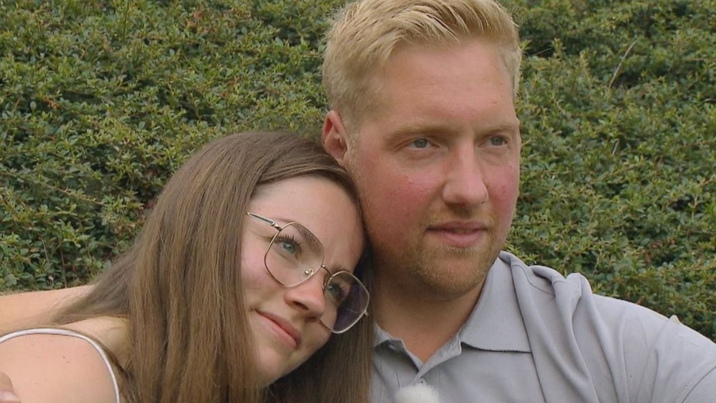 15-dieser-kuss-kam-ueberraschend-16-9-spoton-article-1125615.jpg