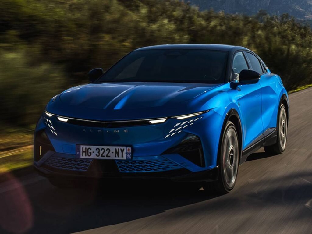 1765401140-nuova-alpine-a390-gt-prova.jpg