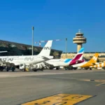 23-072025-beliebtes-reiseziel-der-deutschen-mallorca-airport-palma-de-mallorca-abfluggate-mit-den-ma.webp