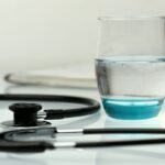 28-stethoskop-und-tabletten-d079a3564f74adae.jpg