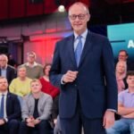 Bundeskanzler-Friedrich-Merz-CDU-steht-vor-der-Live-Sendung-der-ARD-Arena-in-der-Lemo-Kulturhalle-Zu.jpeg