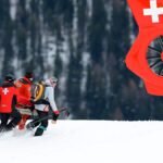 Michelle-Gisin-wird-nach-ihrem-Sturz-in-St-Moritz-zum-Rettungshubschrauber-gebracht.jpg