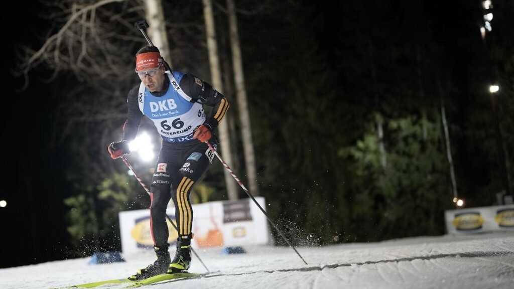 OeSTERSUND-SVERIGE-20251203-Tysklands-Philipp-Nawrath-under-herrarnas-20-km-vid-vaerldscuptaevlingar.jpeg