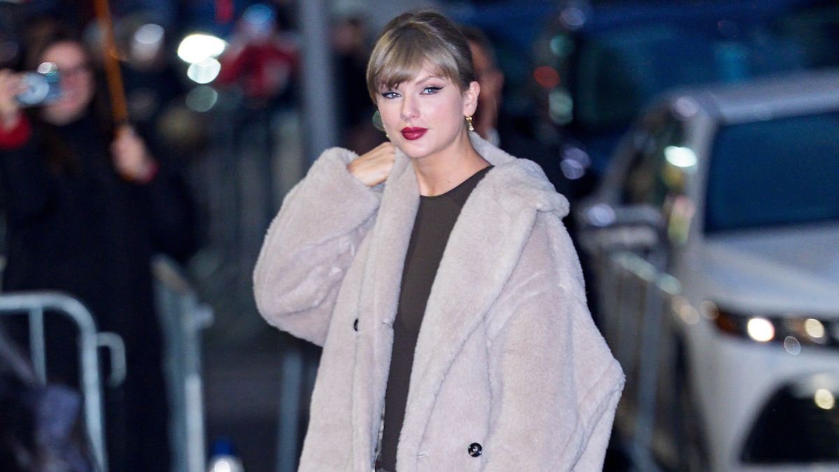 Photo-by-XNY-STAR-MAX-IPx-2025-12-10-25-Taylor-Swift-is-seen-on-December-10-2025-in-New-York-City.jp_.jpeg