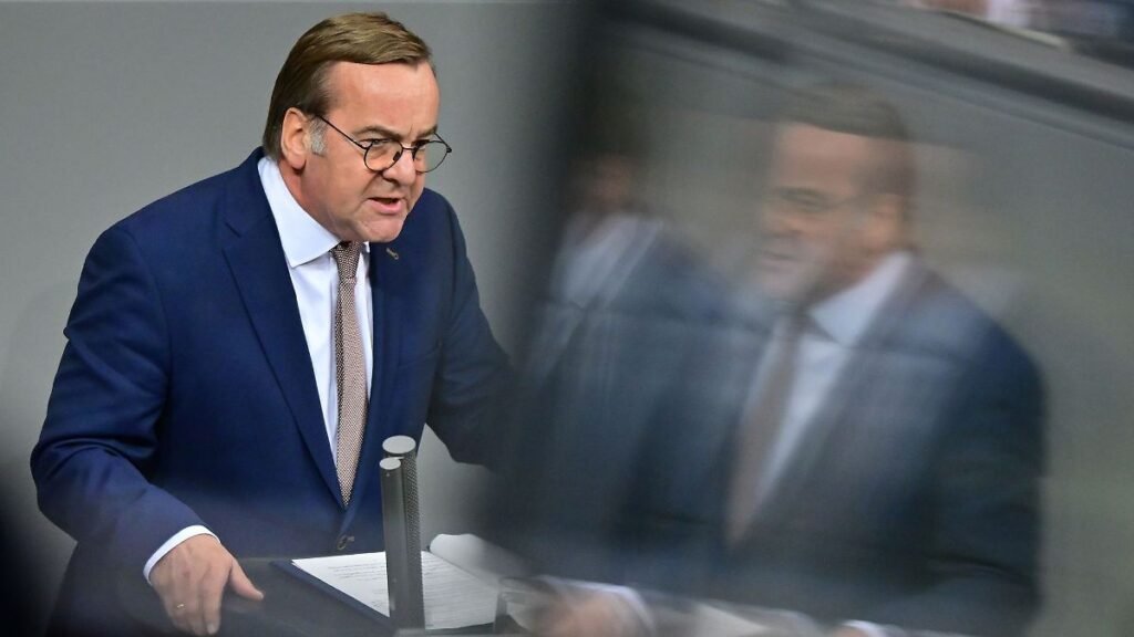 Verteidigungsminister-Pistorius-warb-vor-der-Abstimmung-im-Bundestag-fuer-das-neue-Wehrdienstgesetz.jpeg