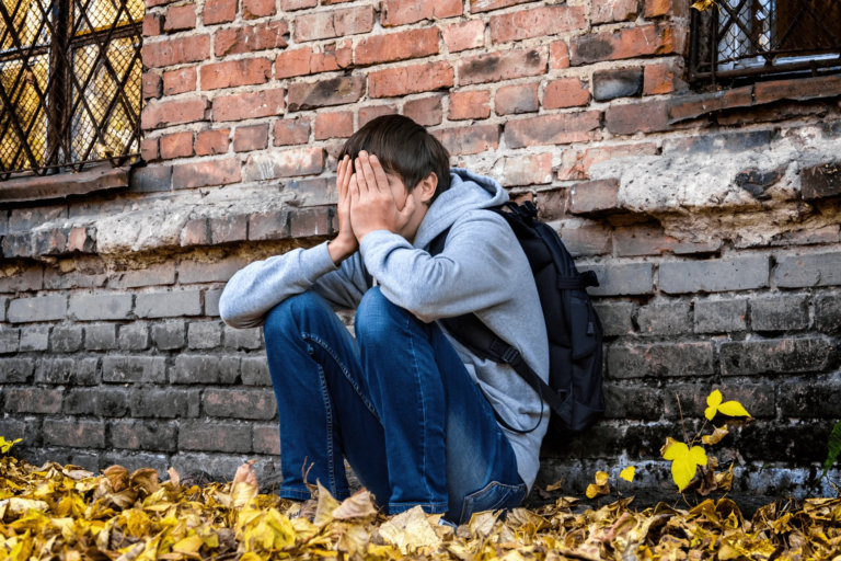 adolescente_triste_crisi_canva.png
