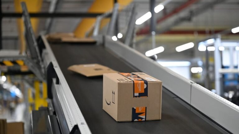 amazon-logistikzentrum-in-oelde-nur-fuer-redaktionelle-zwecke-editorial-use-only-p-amazon-logistikze.jpeg