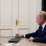 auch-russlands-praesident-wladimir-putin-hat-bei-den-kommunalwahlen-abgestimmt-per-computer.jpg