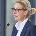 berlin-deutschland-02-122025-deutscher-bundestag-afd-fraktionssitzung-alice-weidel-afd-gibt-ein-pres.webp