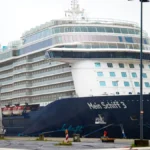 die-mein-schiff-3-liegt-an-der-columbuskaje-in-bremerhaven-frauen-arbeiten-auf-kreuzfahrtschiffen-se.webp