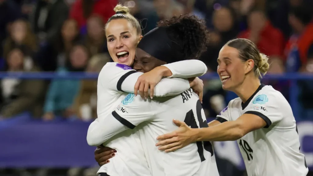 jubel-bei-deutschlands-gwinn-anyomi-und-buehl-v-li-die-dfb-frauen-sind-gastgeberinnen-beim-turnier-2.webp