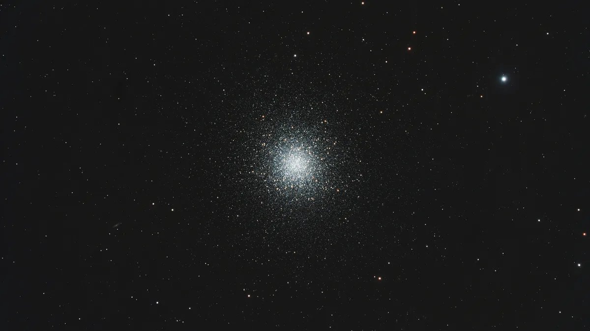 m13-hercules-cluster-globular-star-cluster-in-hercules-constellation-zcf01221.jpg