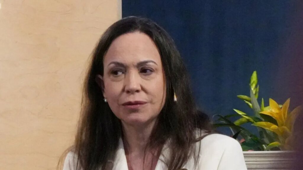 machado-bei-einer-pressekonferenz-im-grand-hotel-in-oslo-muede-aber-gluecklich.jpg