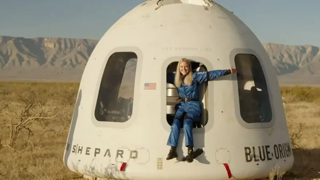 michaela-benthaus-ist-nach-elf-minuten-flug-erfolgreich-mit-der-blue-origin-kapsel-in-west-texas-gel.webp