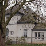 nun-steht-das-anwesen-zum-verkauf.jpg