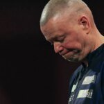 raymond-van-barneveld-er-spielte-seine-erste-pdc-wm-2007-und-schlug-phil-taylor-im-finale.jpg