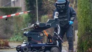 spezialkraefte-im-einsatz-wegen-eines-nicht-detonierten-sprengstoffs-nach-einer-geldautomatensprengu.webp