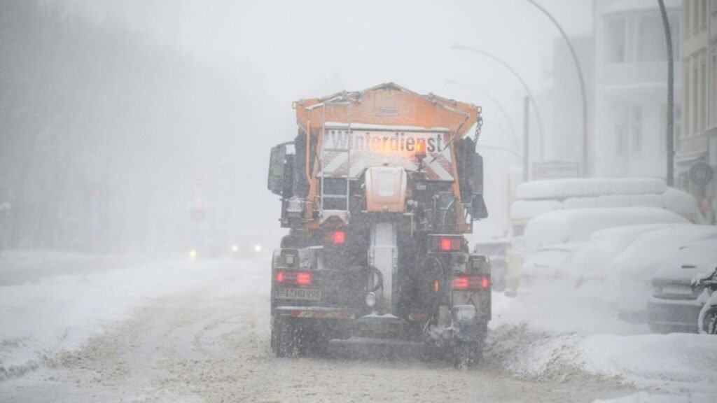 11-streufahrzeug-in-hamburg-d5cad1d74d051a5a.jpg